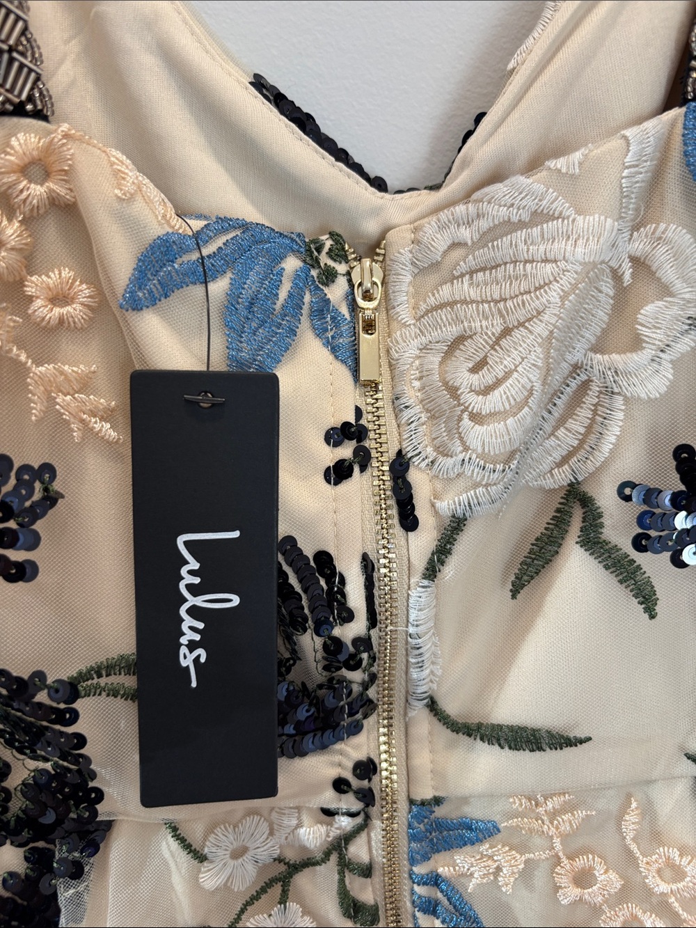 Lulus Show Stopper Embroidered Sequin Bodycon Midi Dress Cream Blue M - Picture 8 of 12